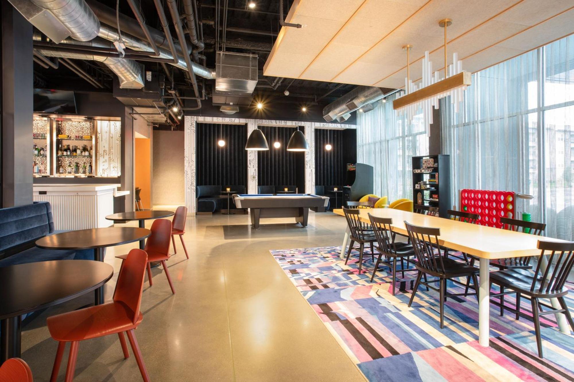 Aloft Aksarben Village 3*