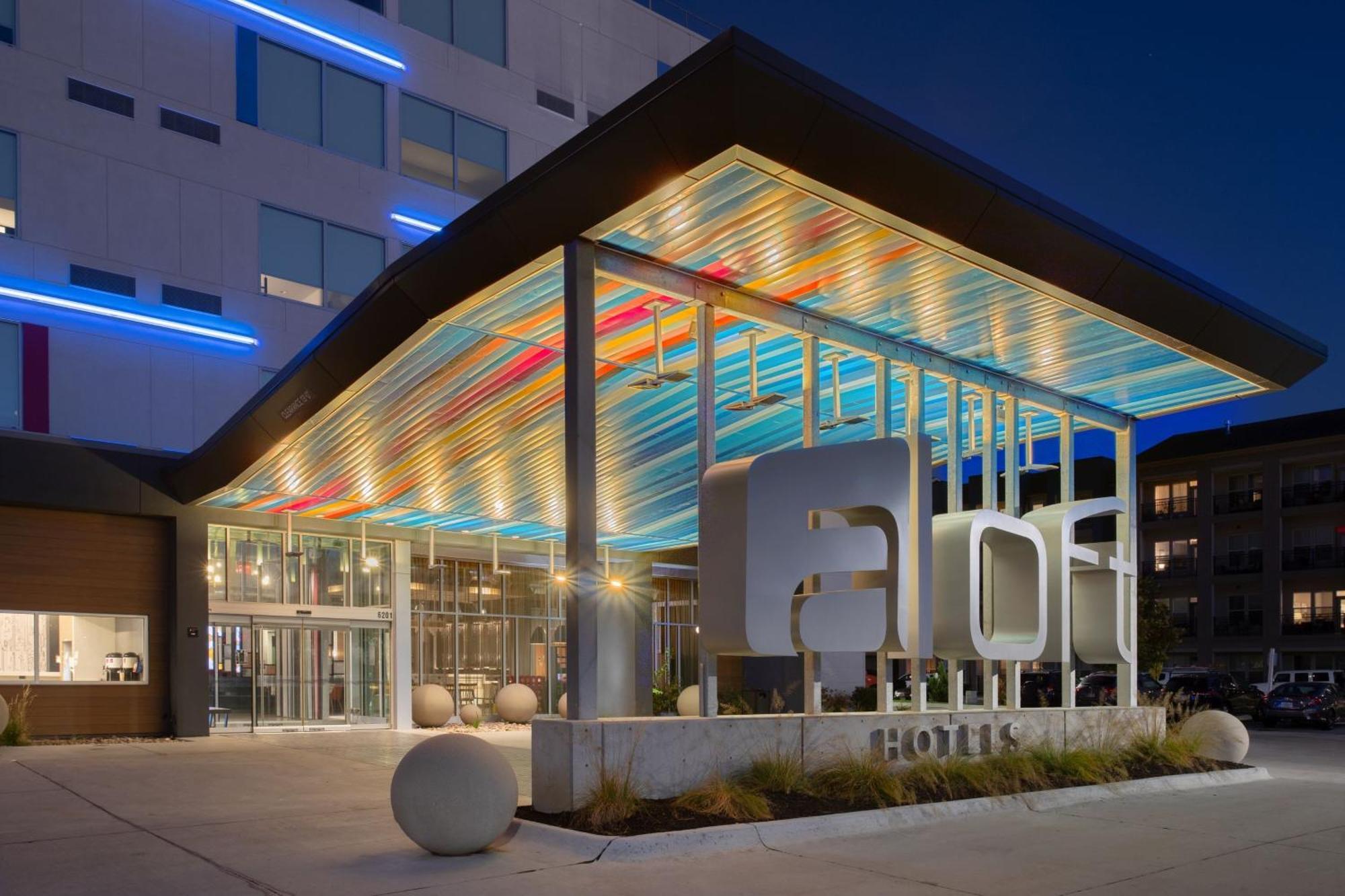 Aloft Aksarben Village Hotel 3*